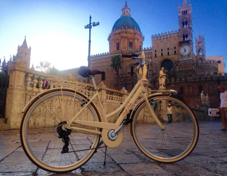 Tour à vélo. Pour vos vacances à vélo à Palerme!